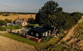 Beautiful Cottage With Heated Outdoor Swimming Pool In Bredfield Near To Woodbridge On The Suffolk Coast